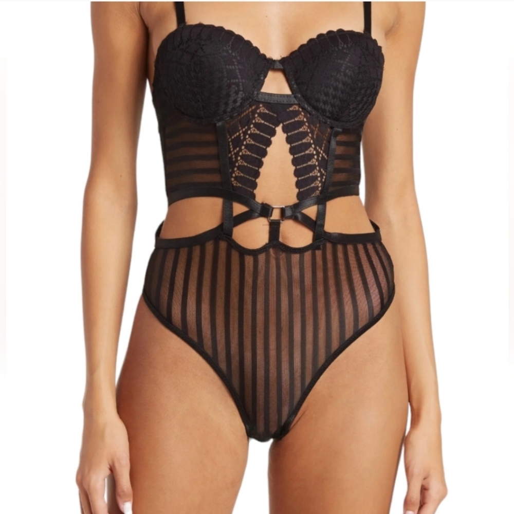💕SECRET Lace Striped Mesh Petal Lace Cutout Bodysuit💕Size Large